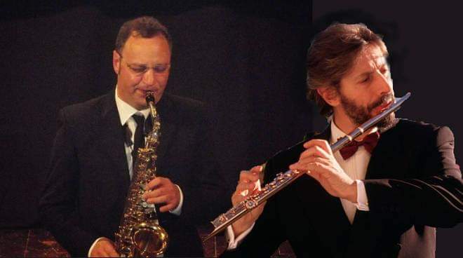bellagiofest's tweet photo. Stasera tutti a #bellagio. @VillaSerbelloni ospita #gaetanodibacco e #raffaeletrevisani per un concerto che allarga ... il fiato ed il cuore https://t.co/QAiNaDzMRL