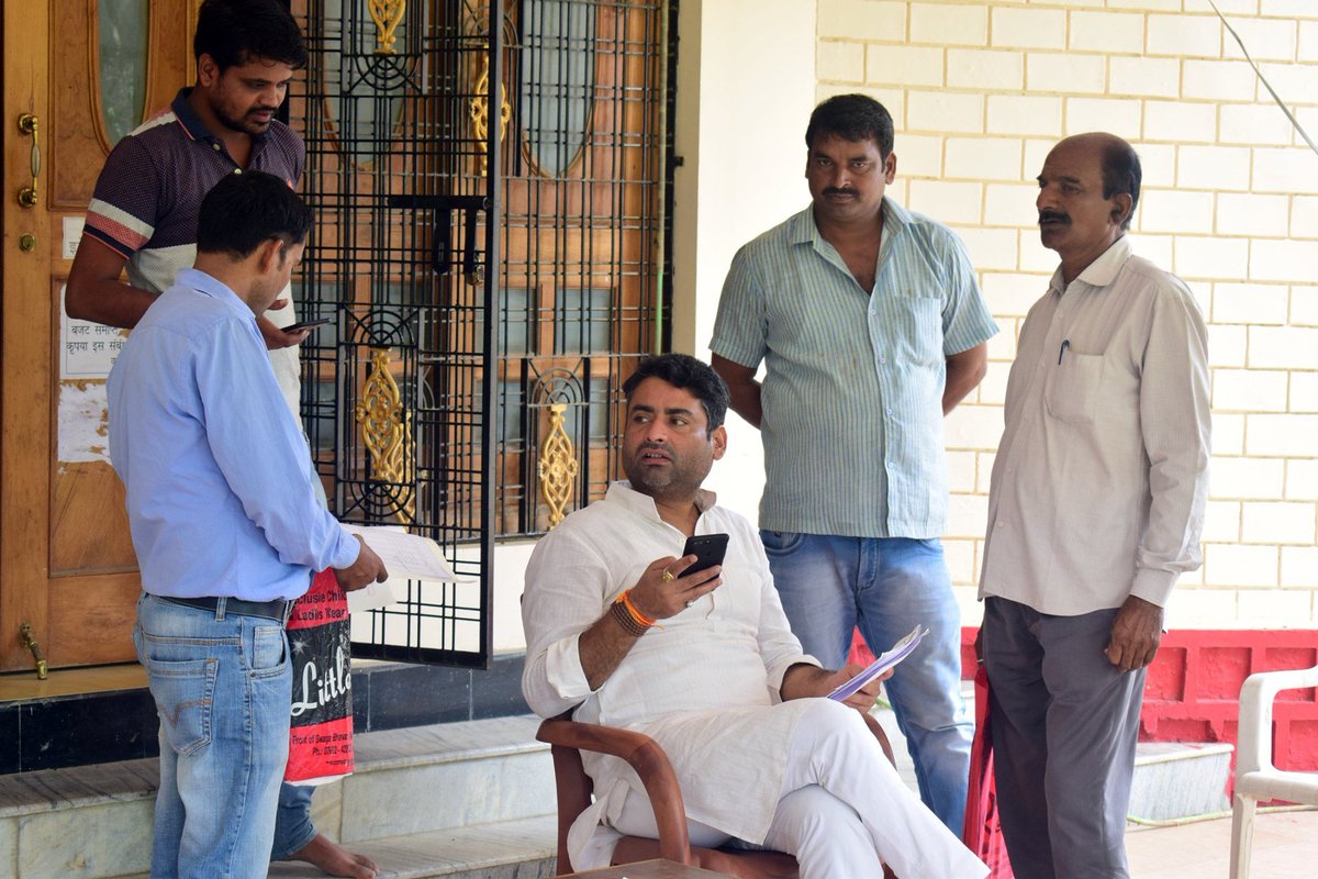 vikrambjpmp's tweet photo. रामपुर बाघेलान विधानसभा के विधायक कार्यालय में बैठकर जनता जनार्दन की समस्याओं को सुनकर निराकरण हेतु संबंधित अधिकारियों को निर्देशित किया !! #vikram_singh #mla #rampur_baghelan #bjpmp #vikramsena https://t.co/pTll50fIZz