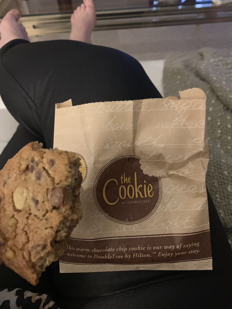 jane_anderson__'s tweet photo. Whenever I get a @DoubleTree Melbourne  cookie it creates a #talktrigger for me to tell people about @jaybaer and his book Talk Triggers. Grab your copy here  https://t.co/MqRRGitZqk #CustomerExperience #wordofmouthmarketing #hospitality https://t.co/QzJCxZOj06