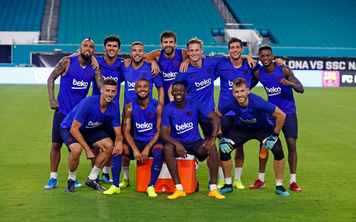 DeJongFrenkie21's tweet photo. 📍 Miami
🇺🇸 US Tour 2019

#FJ21 https://t.co/50hYWPhZvX