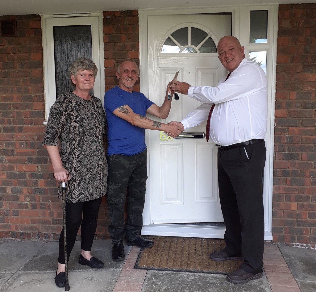 Newly refurbished Harlow council home handed over to tenants essex-tv.co.uk/newly-refurbis…