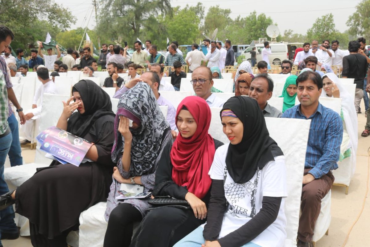 KamalMQM's tweet photo. Its always good to interact with youth who are the future of Pakistan. Today, PSSF which is the student wing of @PSPPakistan arranged an independence day event at #KarachiUniversity https://t.co/Qiq8YtHcam