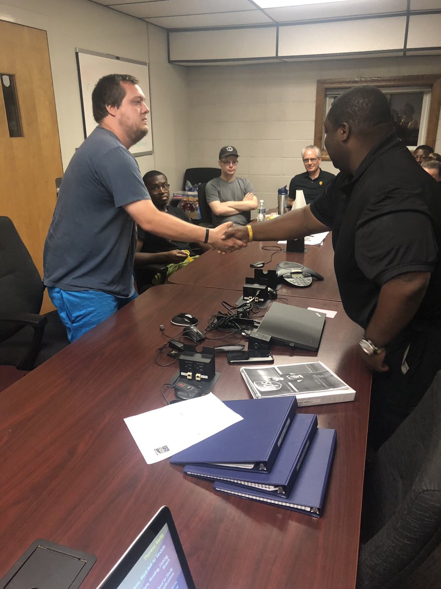 MJTHESAFETYLADY_UPS tweet media