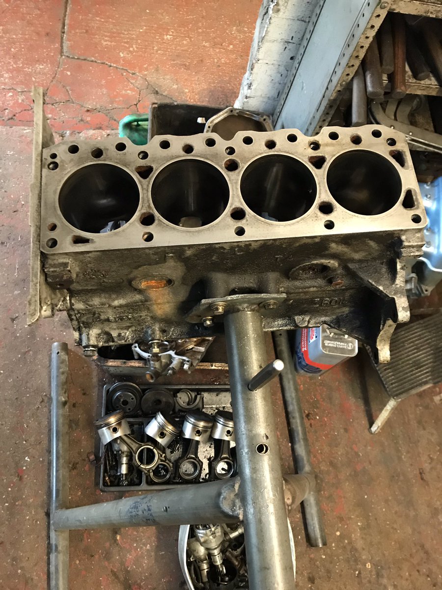 Always nice to work on something classic... Free entry into a Lotus Elan ‘museum’ today! 👍