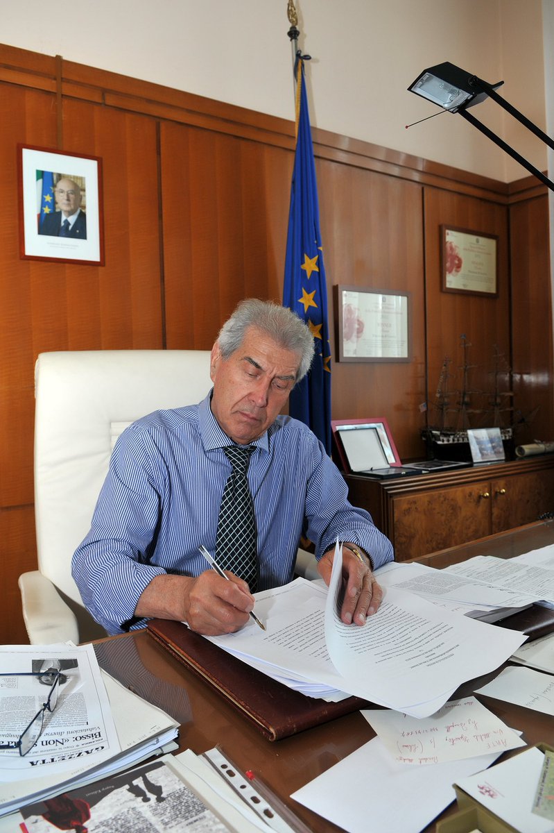 GenovaMetropoli's tweet photo. La scomparsa di Piero Fossati: @GenovaMetropoli ricorda il suo Commissario Straordinario.
https://t.co/ESwaFQjIYs https://t.co/mHg9pSYMR7
