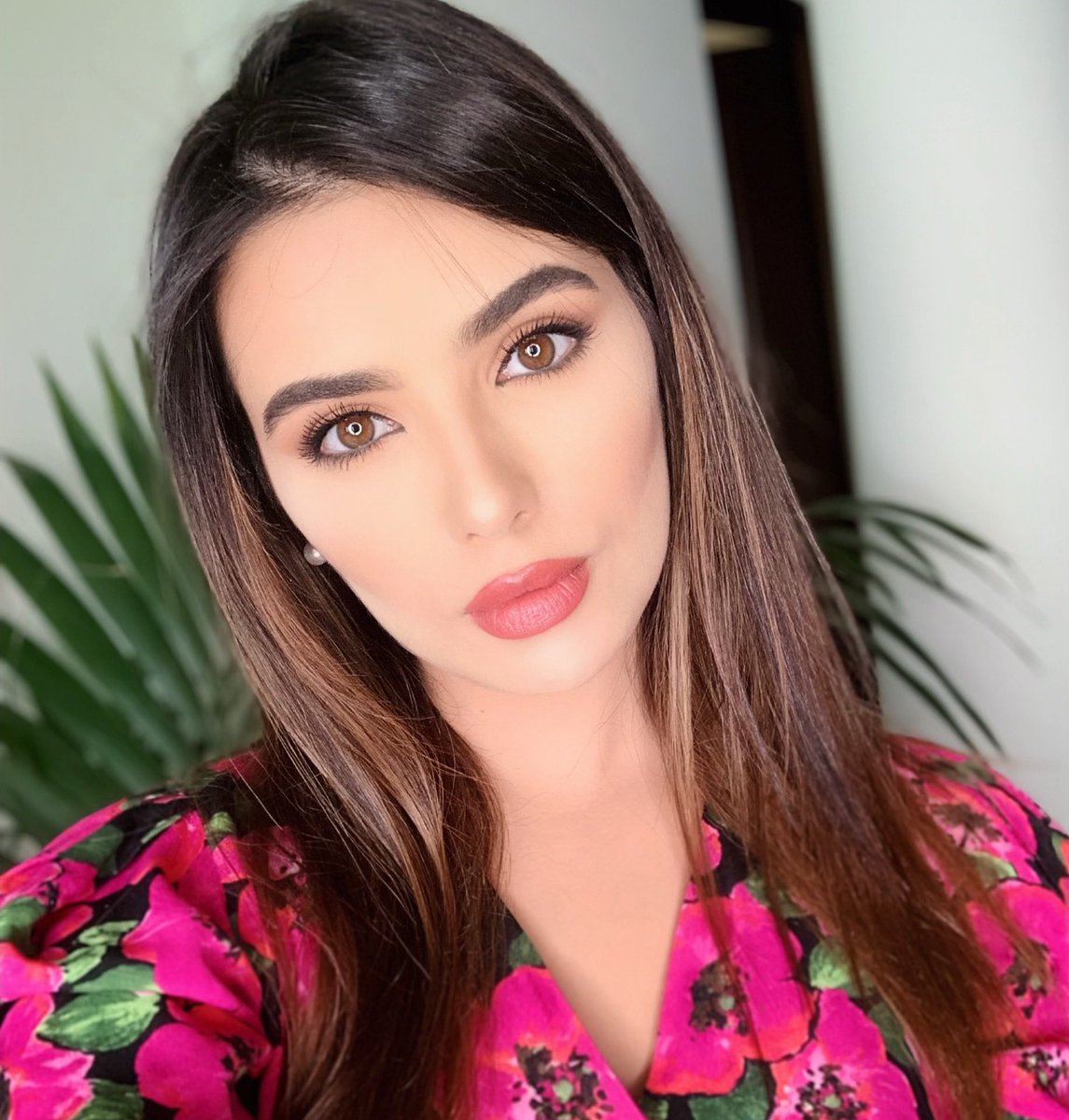 lina_qishawi's tweet photo. مع أنها منصة سياسية
لا بأس بالخروج عن المألوف 
صباح الخير 🌷 https://t.co/K7MLUsQ4tC