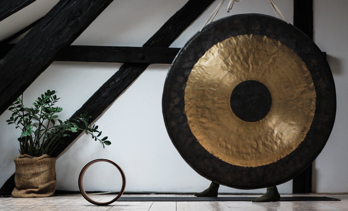 BroadgateLondon's tweet photo. Work at Broadgate? We've got new classes open exclusively to you at #TheSpace3FA, including incredible kaleidoscope gong baths - a unique meditation experience using sounds &amp; colour - a relaxing pick-me-up you can do in your lunch break. Sign up here: https://t.co/EEIiFS9OcC https://t.co/GrOOzr3bmM