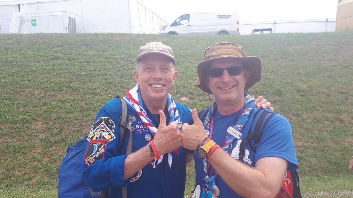 EssexJamboree's tweet image. As we welcome back the 4000 Scouts and Guides of @ukcontingent from @2019_wsj, we invite them to bring their new worldwide friends back to the UK next year for #EIJ2020.

Here’s @paulfwalker handing over an EIJ wristband to US Eagle Scout &amp;amp; former astronaut @astro_aggie

#UK24WSJ