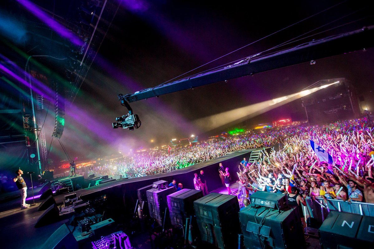 MartinAudioLtd's tweet photo. As @szigetofficial gets underway this weekend with @Capital_Sound and #MLA, we're looking back at last years stunning festival on #ThrowbackThursday. 📷: #RockstarPhotographers https://t.co/C0hXYk0zTE