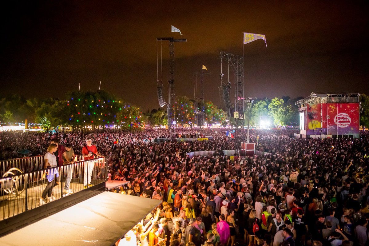 As <a href="/szigetofficial/">Sziget Festival</a> gets underway this weekend with @Capital_Sound and #MLA, we're looking back at last years stunning festival on #ThrowbackThursday. 📷: #RockstarPhotographers