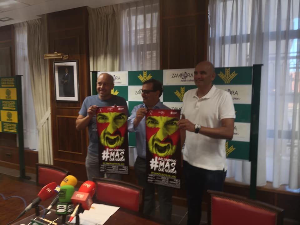 cajaruralzamora's tweet photo. Presentación en la sede de Caja Rural en Zamora del patrocinio al @BalonmanoZamora y su campaña de captación de socios para la temporada 2019/2020
#CajaRuralConElDeporte
#AhoraMasQueNunca
#ZamoraMasQueNunca
#BalonmanoMasQueNunca https://t.co/ylvbnEP0tF