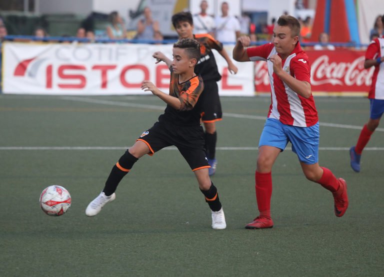 Cotif's tweet photo. 📝 PREVIA | En el #COTIFPromeses @istobal_es hoy también se juega la GRAN FINAL en categoría #Alevín [por @vicente_boix] ➡ https://t.co/36nxRDDfs0 📲

⏰ 21:00 HORAS ➡ @Academia_VCF 🆚 @MSA_Valencia
🏆⚽

#COTIF2019 https://t.co/HeexTjEc3R