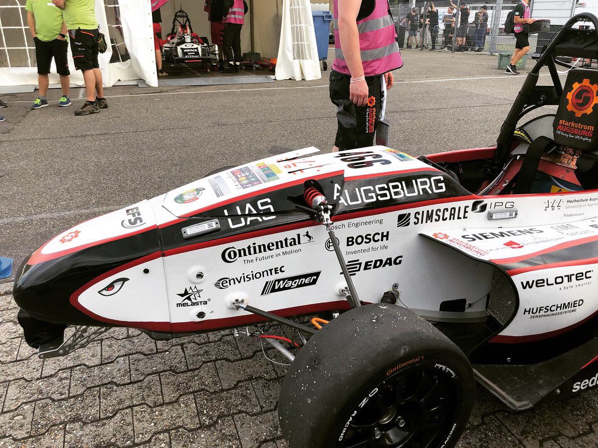 StarkStromAux's tweet photo. - FSG 2019 DAY 2 - 
We got to hold our Business Plan Presentation and talk to Judges about our Cost Report. 📊
We passed Mechanical Scrutineering ✅ and are hoping to finish the last ones today so that we can participate at the first dynamic events! 🏎 #FSG19 @FormulaStudentG https://t.co/KCaS7wN8P8