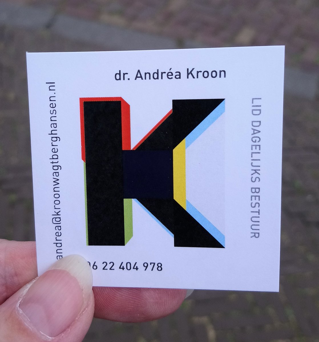 Andrea is kersvers bestuurslid @HKunstkring. Met een volledig nieuw bestuur worden mooie plannen gemaakt! #hedendaagsekunst #denhaag