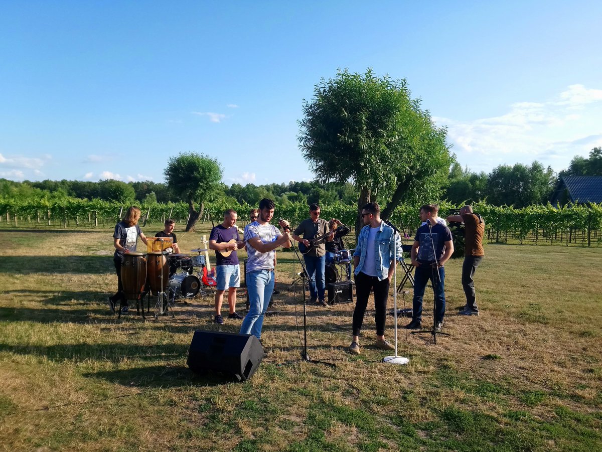 droidsonroids's tweet photo. Together with #ITcorner and other great IT &amp; music companies, we are preparing something special! In a few weeks, you will see the final effect 🎤🎸🥁🎧

@tonywro #agile #scrum #itlife #rockmusiclovers https://t.co/AL3WtuSKJp