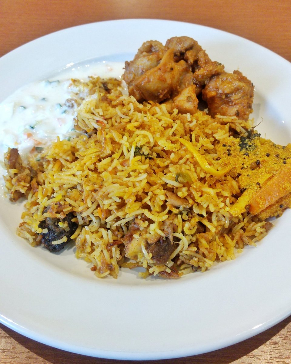 filippo_1973's tweet photo. 🍛
#いつかのランチ #ニルワナムセンター北店
#ランチビュッフェ
#nirvanam #インド料理
#センター北 #ニルワナム
#カレー #curry
#ランチ #お昼ごはん
#スマホ写真部 #androidgraphy
#おいしい写真研究会
#くいしんぼ倶楽部
#カレーダンニャバード
#thankscurry
https://t.co/0oX9hfrL54 https://t.co/3qsZkvCCfM