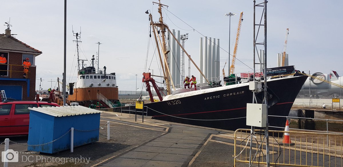 montz68's tweet photo. A few pics showing #ArcticCorsairMove from #riverhull #riverhumber into #alexandradock for restoration work as part of @HullMaritime project, berthed at #siemensgamesa @ABPHumber 
#sidewinder #trawler #tugs #arcticcorsair https://t.co/VYoSWNaV20