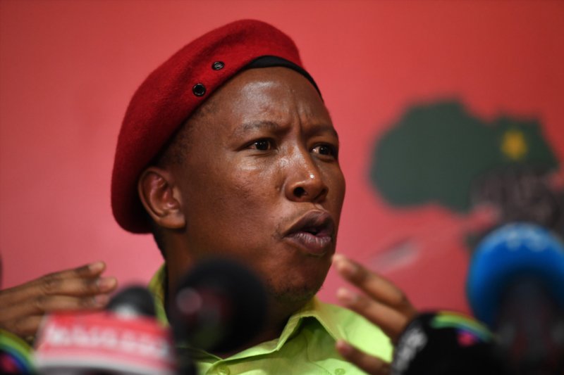 News24's tweet photo. JUST IN: Public Protector, EFF ordered to pay Ramaphosa's legal costs | @Fin24 

#MkhwebaneVsRamaphosa 

https://t.co/JKxHGRTgPH https://t.co/0757xObgMz