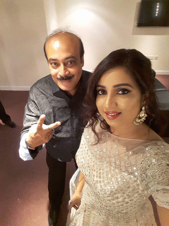 SonaSsg's tweet photo. Wishing you to d amazing musical man & the Violinst #Abhijit da, A very happy birthday๐ from the whole entire #SGfamily.๐
Your musical journey with d Queen @shreyaghoshal gifted us so many beautiful memories instilled #USTour2017 with Symphony.Have a great musical year ahead.๐ https://t.co/ccH6GyrLvk
