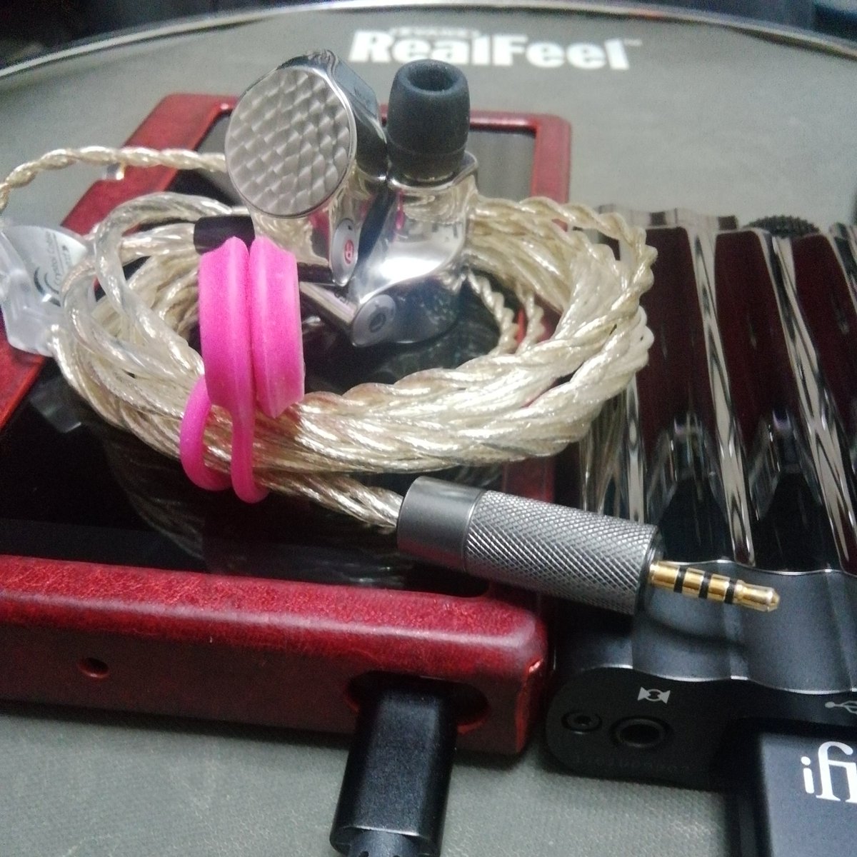 teruteruboz1's tweet photo. 今宵のイヤピは…
着弾ホヤホヤでホーン形状と長さが特長の
ePro audios ePro Horn-shaped Tipsの S
でございますっ♪^ ^

#イヤピ #イヤーピース #Earpiece #eProaudios #ePro #HornshapedTips #IERZ1R #DPX1 #iFiAudio #xDSD #CrystalCableNext #BriseAudio #STR7 https://t.co/rqrmYZU6aW