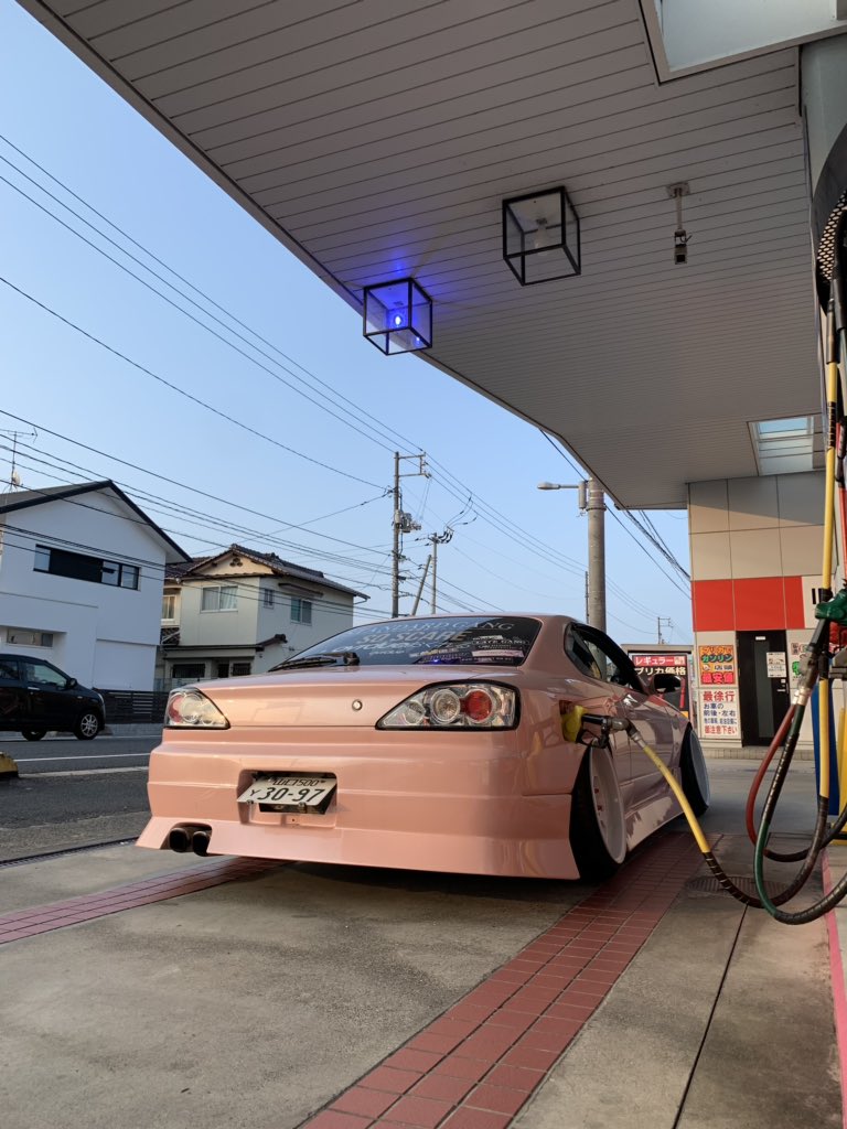 ovrpat's tweet photo. obligatory gas pic https://t.co/w2zHs222sK