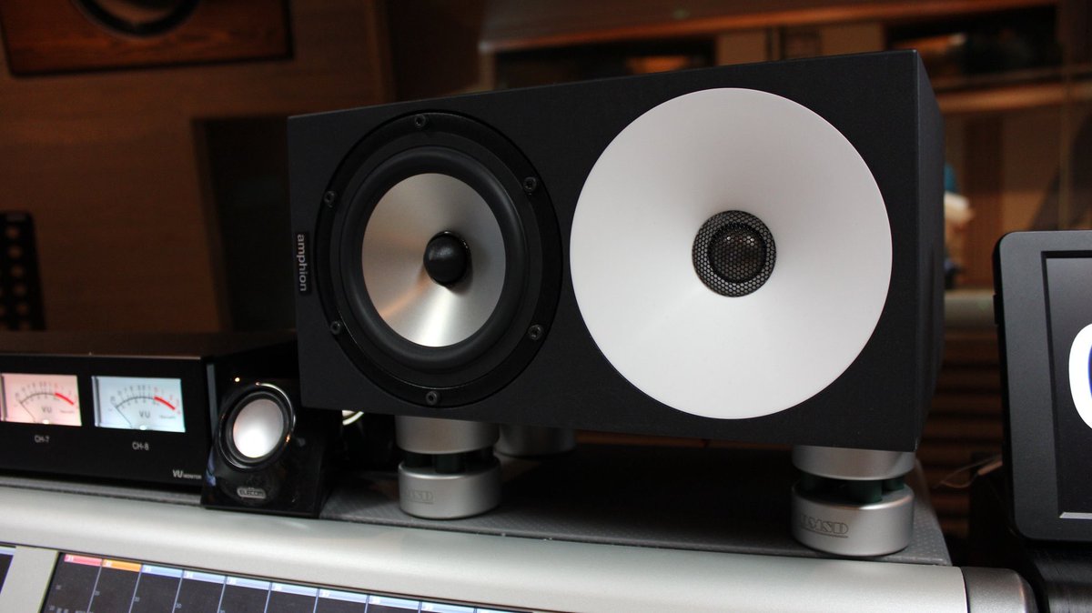 mixwavepro's tweet photo. 株式会社TBSラジオ様 第6スタジオでamphion One15、DMSD60インシュレーターを採用して頂きました！
#amphion #dmsd #one15 #tbsradio https://t.co/fN5t5xkmXt