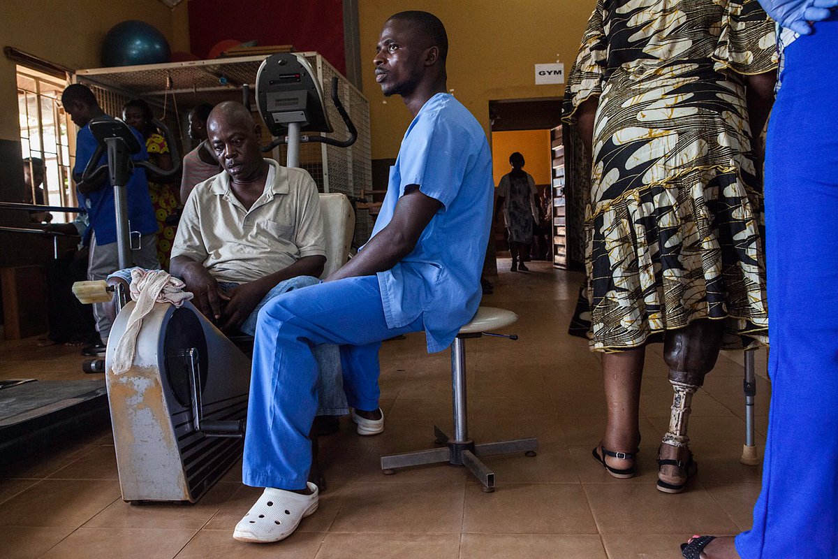 drjackoids's tweet photo. Consequences of CVD risk factors in Sierra Leone. @TheStevenRubin (documentary photographer) - your photos are superb and show a reality that numbers don't capture. @wellcometrust - thank you for funding the study. @JeremyFarrar @RachelNugent @OlderTrialsProf @ncdalliance https://t.co/bDcUb7uEzU