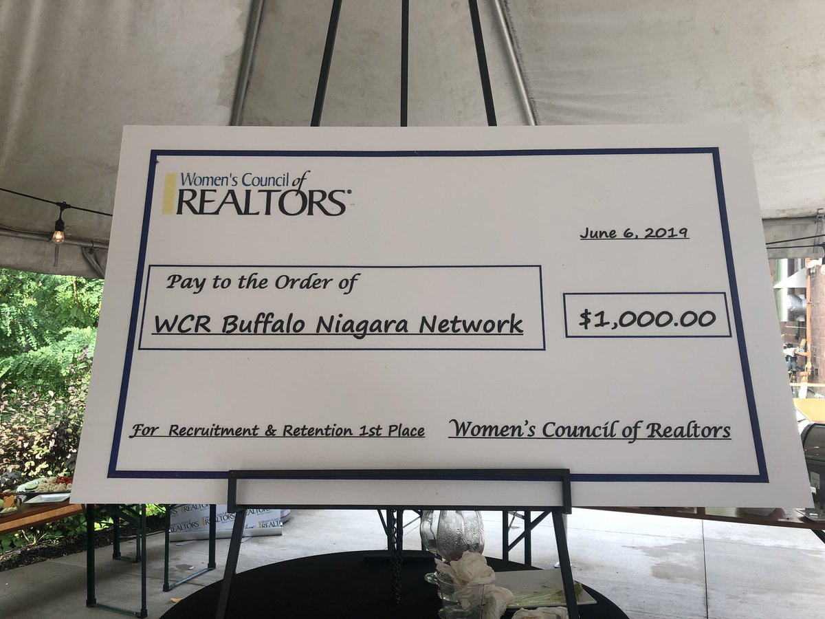 WCRBuffNiagara's tweet photo. Celebrating our win @ NYBeer Project https://t.co/GB7Q3p0CQG