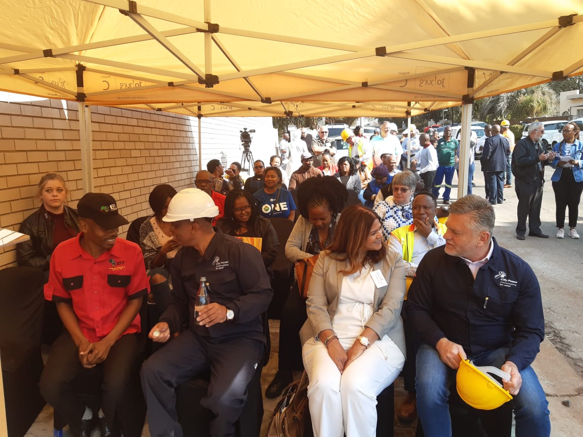 DA_JHB's tweet photo. An exciting day in Ward 83! We unveiled the Wilro Park Substation. This is a clear indication that this Government is committed to deliver quality & sustainable services to our residents. #BetterServicesNow #YourDA https://t.co/uaocM9oQC5