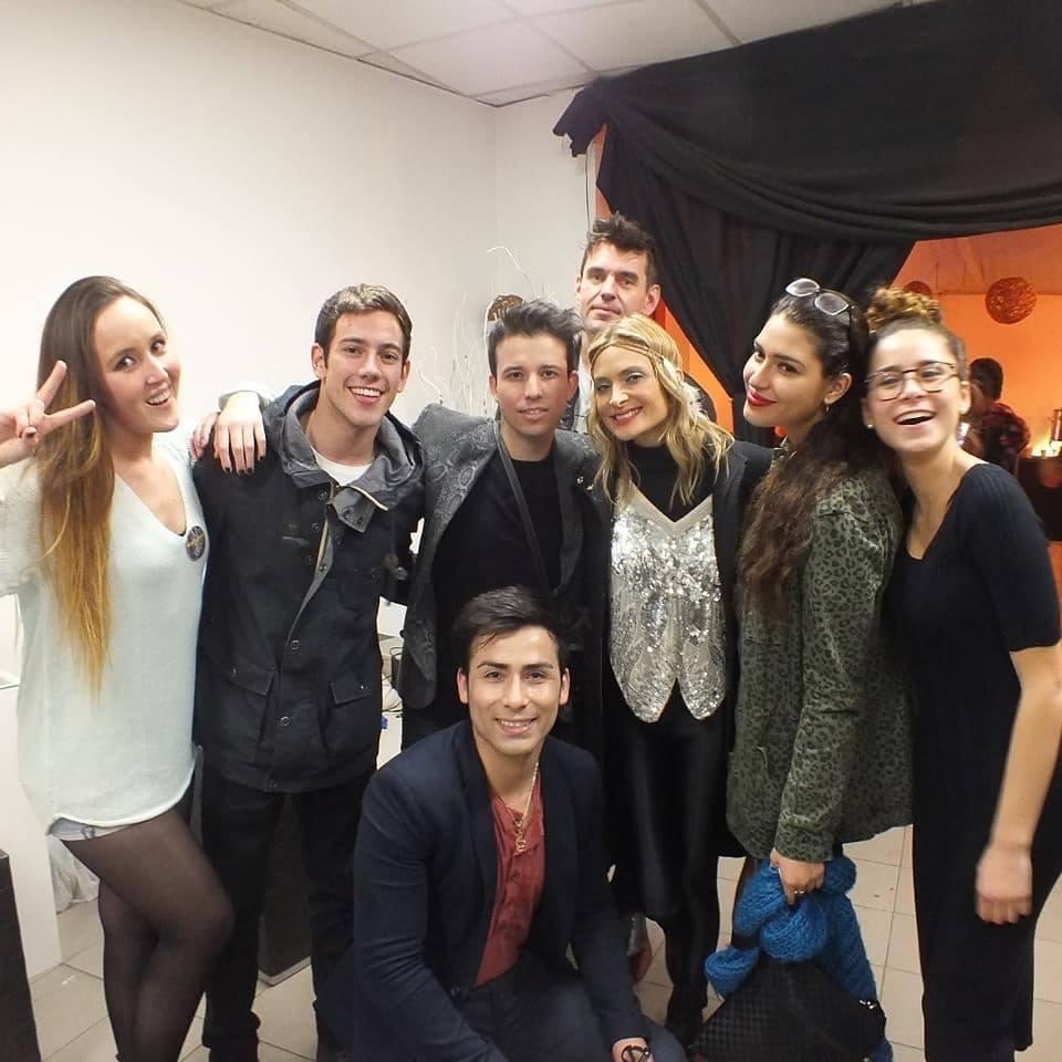 comunidadnicole's tweet photo. Un lindo recuerdo de @nicolemusica junto a varios participantes de #thevoicechile 1era temporada #josefaserrano @SebastianZerene @luispedrazae @soycamioficial fueron parte de esta exitosa etapa televisiva de nuestra reina en estos 30 años de carrera musical!
foto: @alfredschulzb https://t.co/Mfaq5F0MZa