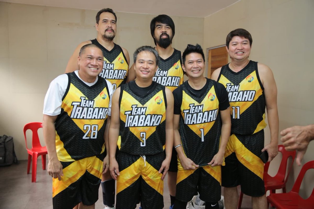 senatorjoelv's tweet photo. UST π― Tigers over two decades of same passion - for the love of the game π and to be of service to the community π Thank you very much #PidoJarencio #BobbyJose #EjFiehl #MarlouAquino #BalDavid #GoUSTe #CharityGame #VPositive https://t.co/GJipoNBegQ