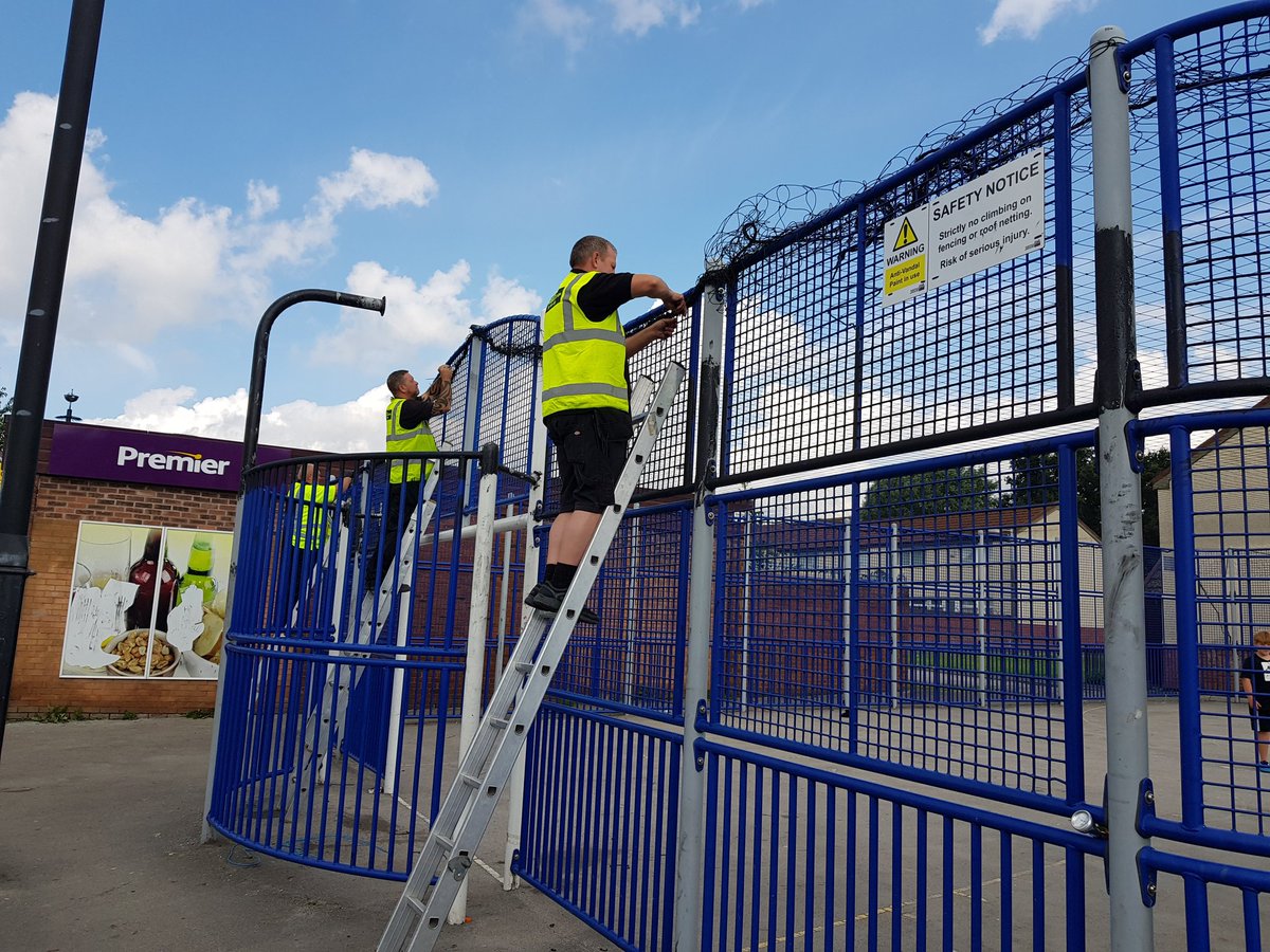 CraigrMps's tweet photo. New netting fitted to play area at Glebe green #nomoreballsingardens
@muir_property @MuirGroupHA @emmar_muir https://t.co/1UUDBG2aQf