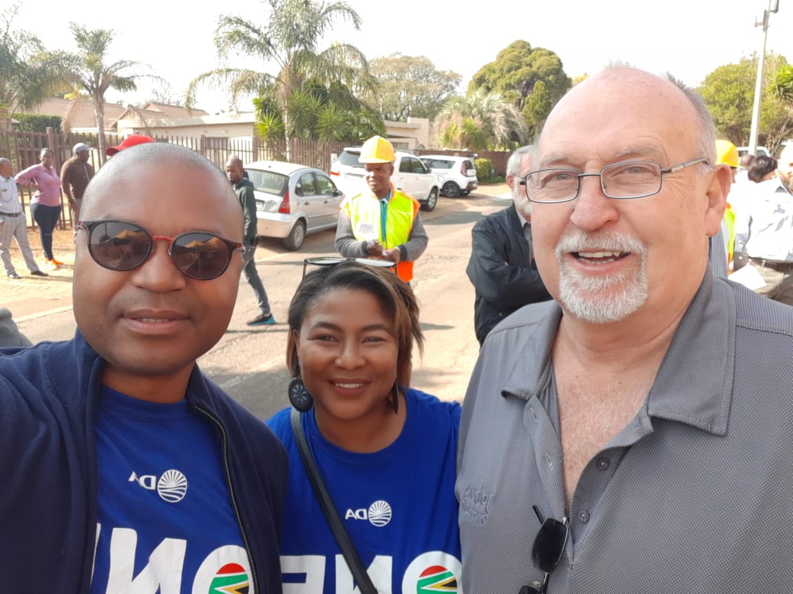 DA_JHB's tweet photo. 💡WILRO PARK SUBSTATION💡The DA understands the absolute necessity of having a reliable power supply to facilitate economic growth & ultimately to create jobs. Electricity may not be an explixit human right in our Constitution but in this day & age it is ESSENTIAL. #YourDA https://t.co/1XiXLBcdYX