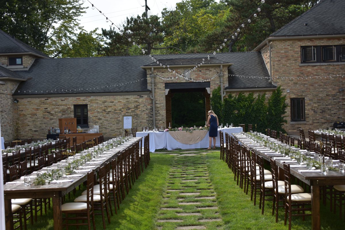 Vaultcatering's tweet photo. #weddingdecor #WestMichigan https://t.co/4KlQlwKlPk