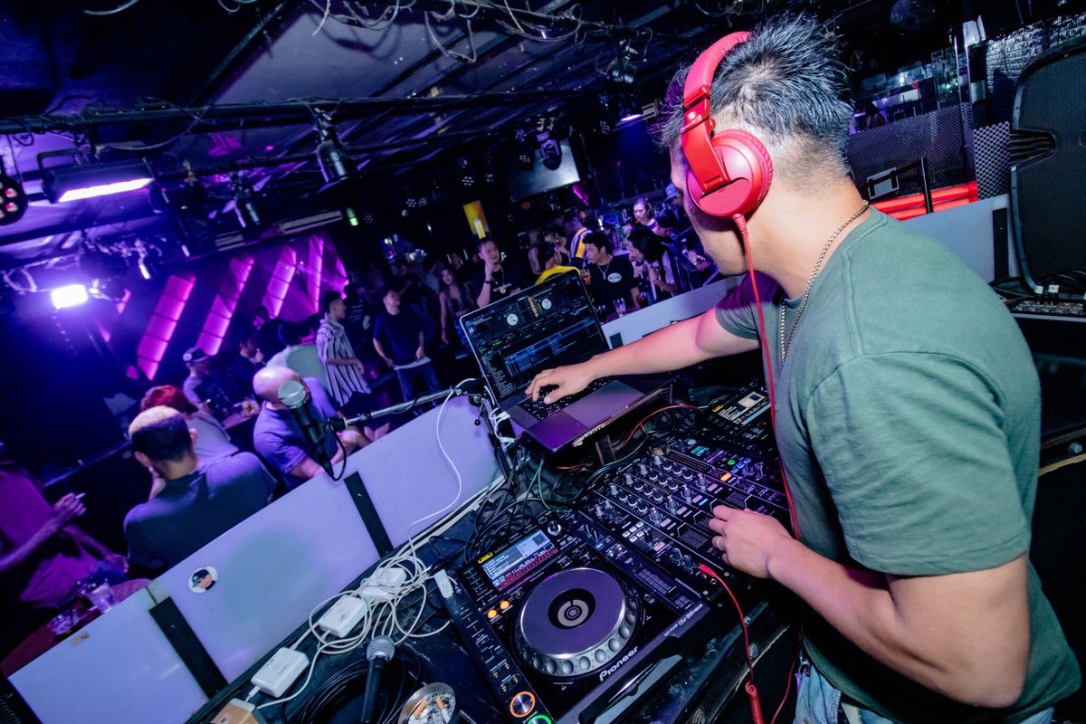 GhostWednesday's tweet photo. last night 🌝
party snap 📸

GUEST DJ @DJ_JS_aka_NEXT 

毎週水曜はゴーストで飲もう🕺 https://t.co/D9JI6sCQLv