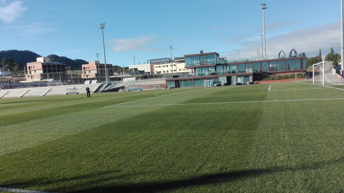 tuarbitro's tweet image. Esta tarde volveremos a disfrutar de estas magníficas instalaciones.
UD Beniganim Vs Barein
19:30h