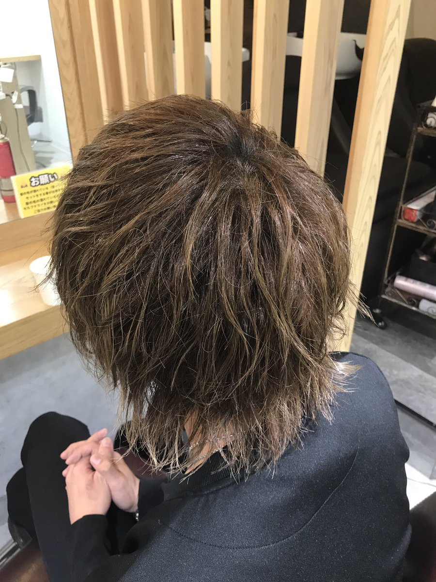 新宿キラヘラ ºwº 後頭部 頭デカイな俺 肩幅がスーパー狭いから 新宿キラヘラ ºwº 後頭部 頭デカイな俺 肩幅がスーパー狭いから