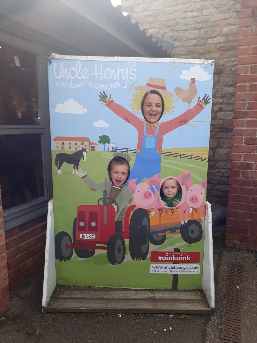 amyturtle984's tweet photo. @unclehenrysLinc #oinkoink a special birthday treat for Nate! 6 today xx https://t.co/gSjTOrT4wa