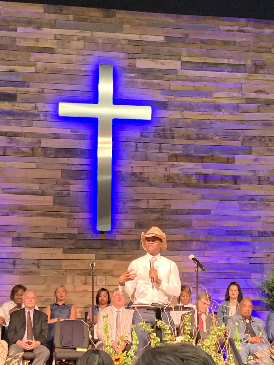 katawoods51's tweet photo. I am so blessed to be part of such a great school district with awesome and great leaders!! Fayette County Public Schools... where Dreams really do come true!!! #choseus #fcps @suptking https://t.co/TQA3fdCj8K