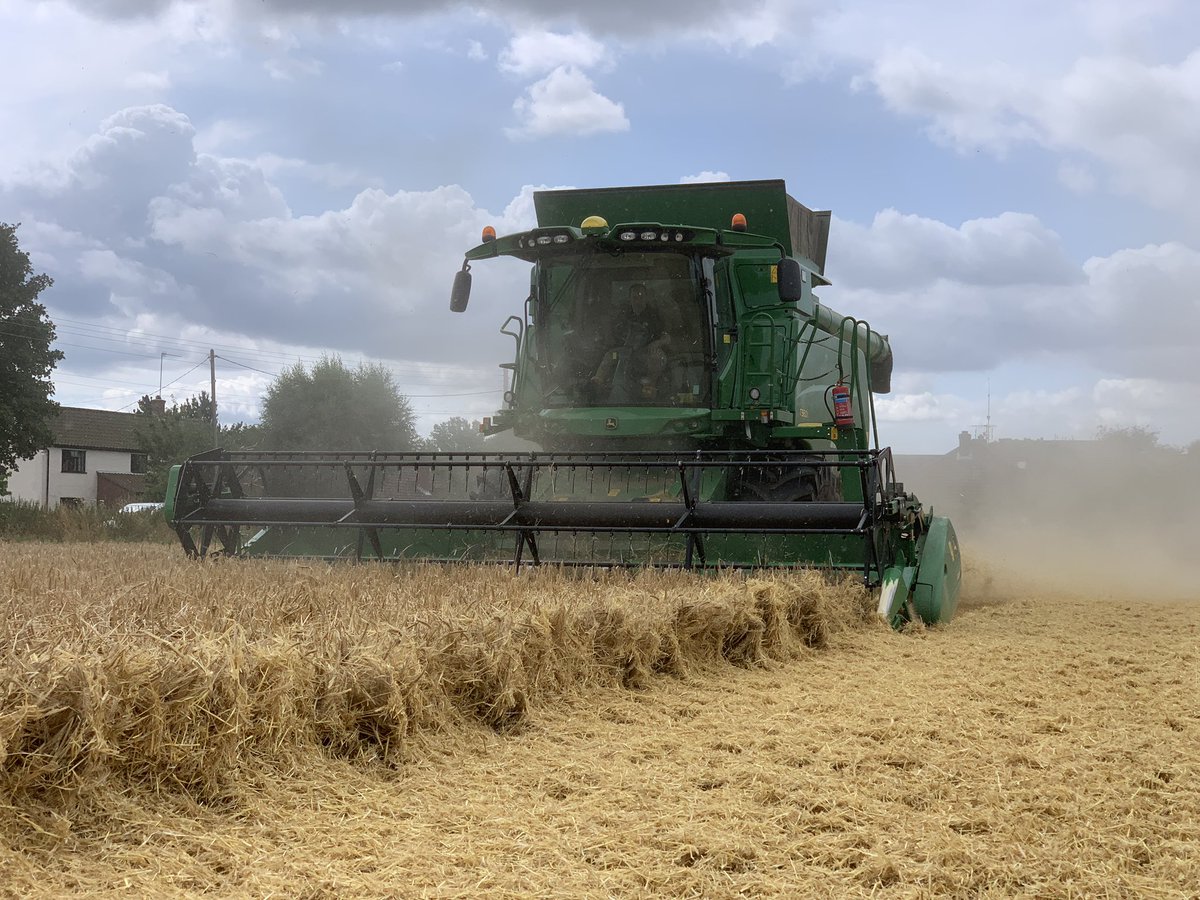 All go now our <a href="/JohnDeere/">John Deere USA</a> T560i into the last of the spring barley before we get into the wheats <a href="/BenBurgessAg/">Ben Burgess</a> #Farm24