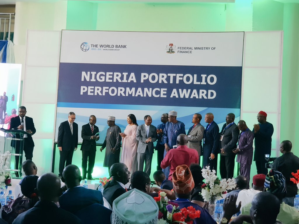 NEWMAP_NIGERIA's tweet photo. @NEWMAP_NIGERIA also won the award for the best programme on Innovation &amp; Results.

At the Nigeria Portfolio Performance Award organised by the @WorldBank Nigeria Country Office and Federal Ministry of Finance (FMF). @NEWMAP_NIGERIA is #working https://t.co/jTqbaoepqb https://t.co/xDJlXM5Nex