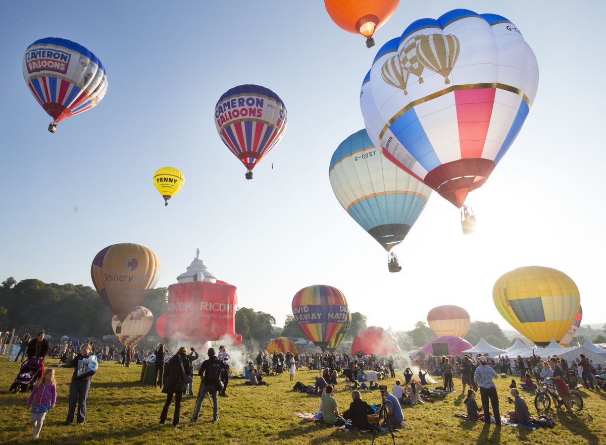 CoBCollege's tweet photo. Our beautiful city will take centre stage this weekend as the Bristol International Balloon Fiesta returns to Ashton Court once again. Who is excited to see this brilliant spectacle? #BalloonFiesta #UpUpAndAway Picture credit: Paul Box https://t.co/IlpXmaKGeB