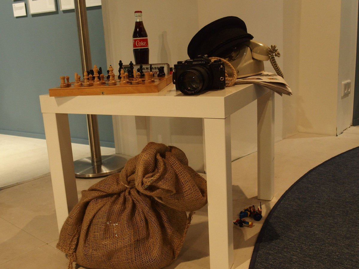 BKHS_Stiftung's tweet photo. „Was hat ein Sandsack mit #HelmutSchmidt zu tun? Wie hat man fotografiert, bevor es Handys gab? Und was ist eigentlich Pomade? Diese und viele weitere spannende Fragen beantworten wir in unserem #Familienprogramm am 11. August um 12 Uhr. #schmidterleben #HelmutSchmidtForum https://t.co/CNFIiy0QOw