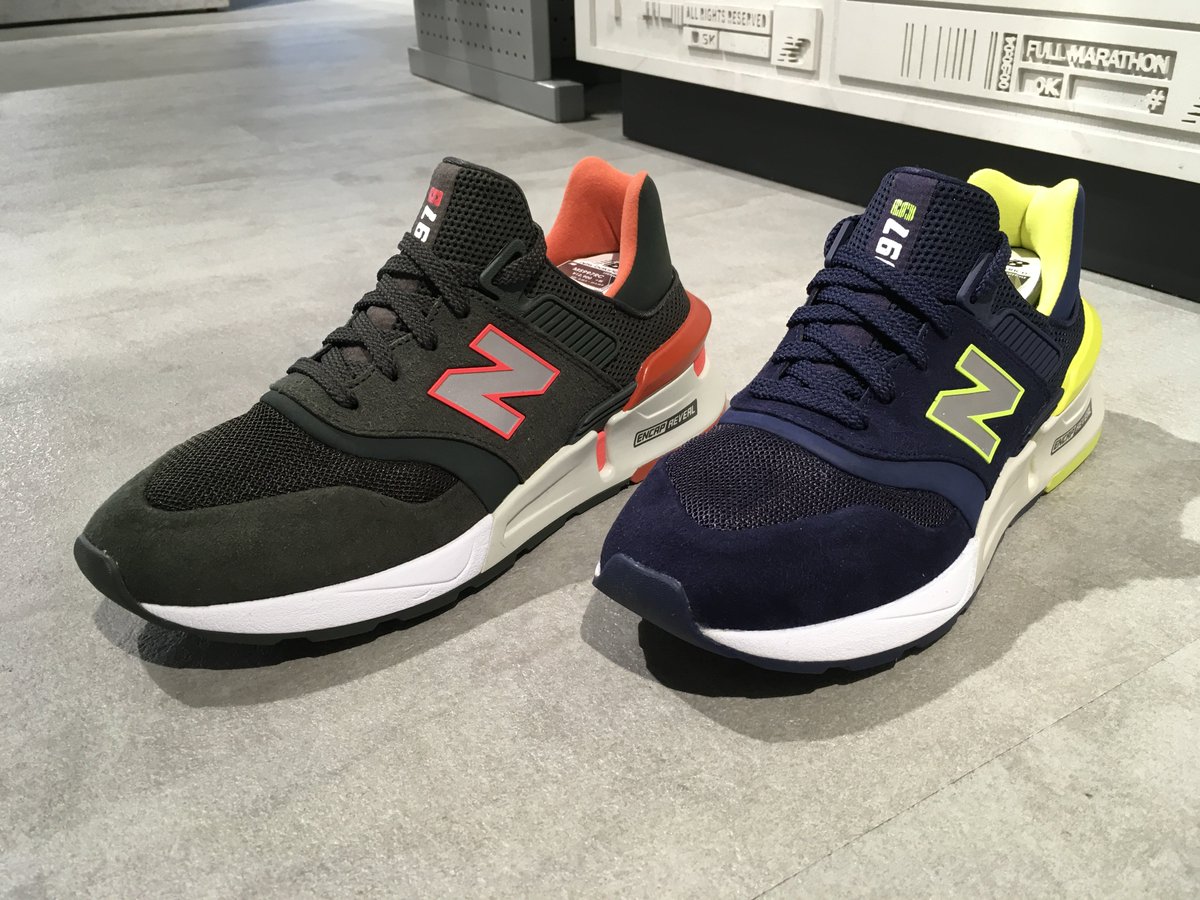 newbalanceOSAKA's tweet photo. < #NB新商品 >
「MS997」
COLOR：RC/RH
WIDTH/SIZE:D/22.0-29.0 30.0m
PRICE:12,900+税
8月9日（金）より販売開始
#NB
#ニューバランス
#MS997
#スニーカー https://t.co/mfNrp3GeQw