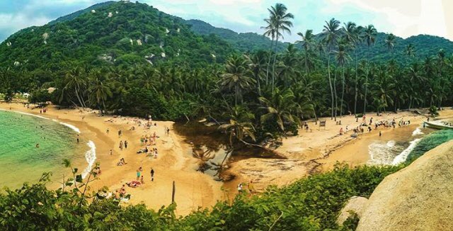 regioncaribeorg's tweet image. ¡Buenos días!☀️ 
¿Reconocen este lugar? 
Parque Nacional Tayrona🍃🌳. 
Está considerado una de las reservas ecológicas más importantes de Sudamérica, posee una gran belleza natural y abundantísima flora y fauna, contiene playas vírgenes, restos arqueológicos, cascadas y quebradas