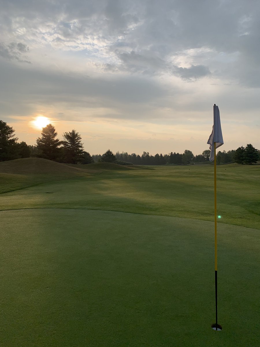 TheGolfOntario's tweet photo. Clear skies welcome the junior boys and girls to day three of the Junior Match Play Championship. Make sure to follow this thread for all the updates on the final day! #JrBoys #JrGirls https://t.co/fRvpBhnUDI