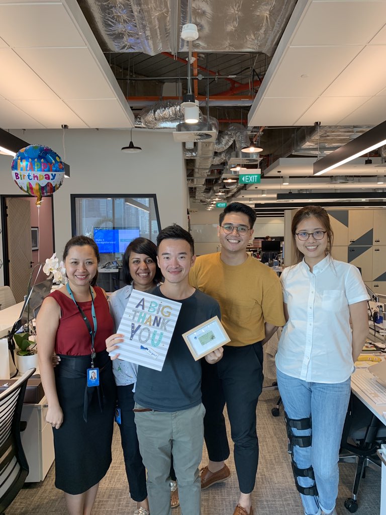 ericxqmsh's tweet photo. I'll always remember us this way. Thank you for the farewell! #LoveWhereYouWork https://t.co/eLnEOiGBXE