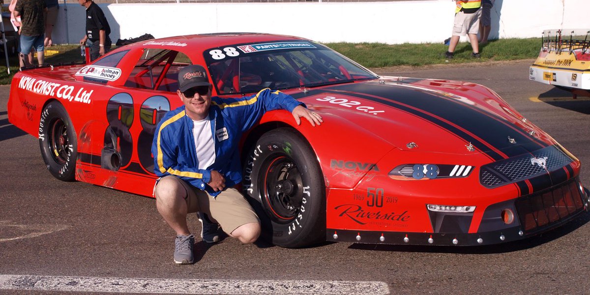 check2wreck's tweet photo. @Donald_Chisholm Running Tribute Car in Saturday's #ToromontCat250 at @sswracing.
Story: https://t.co/EdU1dG8zhs
Photo1: John Chisholm with his Holman &amp; Moody car (c 1971).
Photo2: Donald Chisholm with his tribute car, wearing an original John Chisholm H&amp;M team jacket. https://t.co/pyl29HB9t1