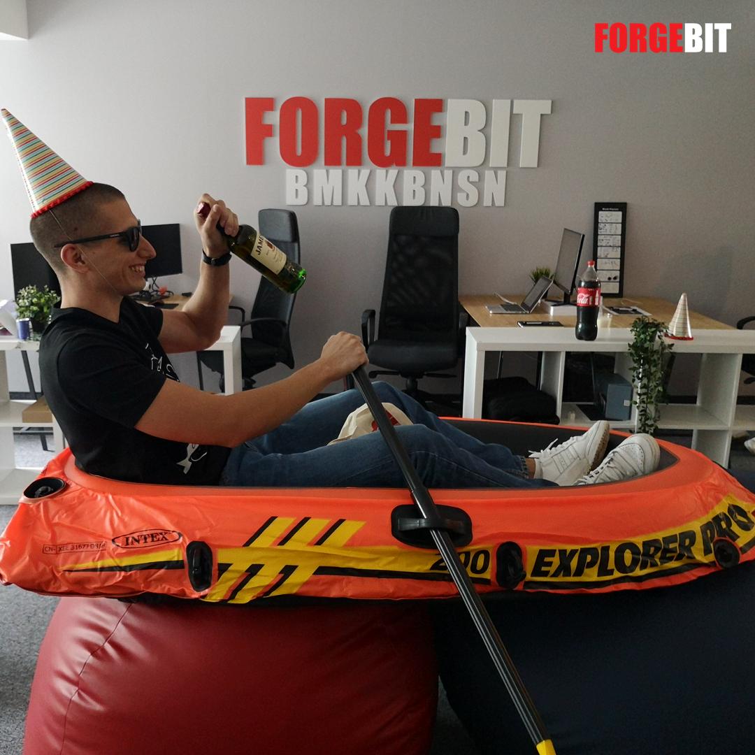 ForgeBIT's tweet photo. Happy birthday Blaž ❤️ We wish you to stay digital with us for the longest time! When you're not inspecting, just row row row your new boat 😉⛵

P.S. Does anyone have a pump to finish inflating the boat? Send us your offers in inbox 😜

#agencylife https://t.co/DUTSDWh1OV