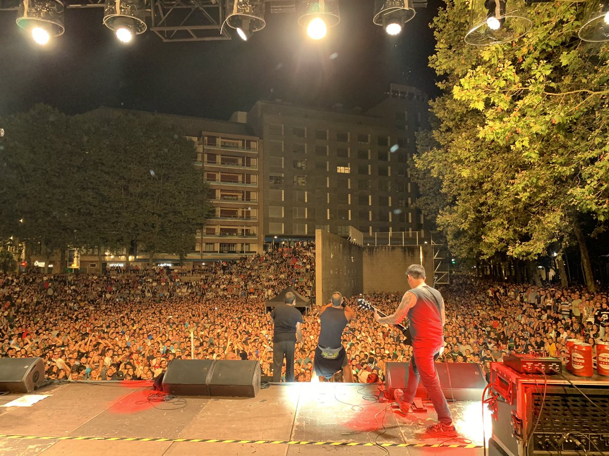 kcps73's tweet photo. @LOSGATILLAZO en Gasteiz #LaBlanca19 https://t.co/16Gu9AezLs